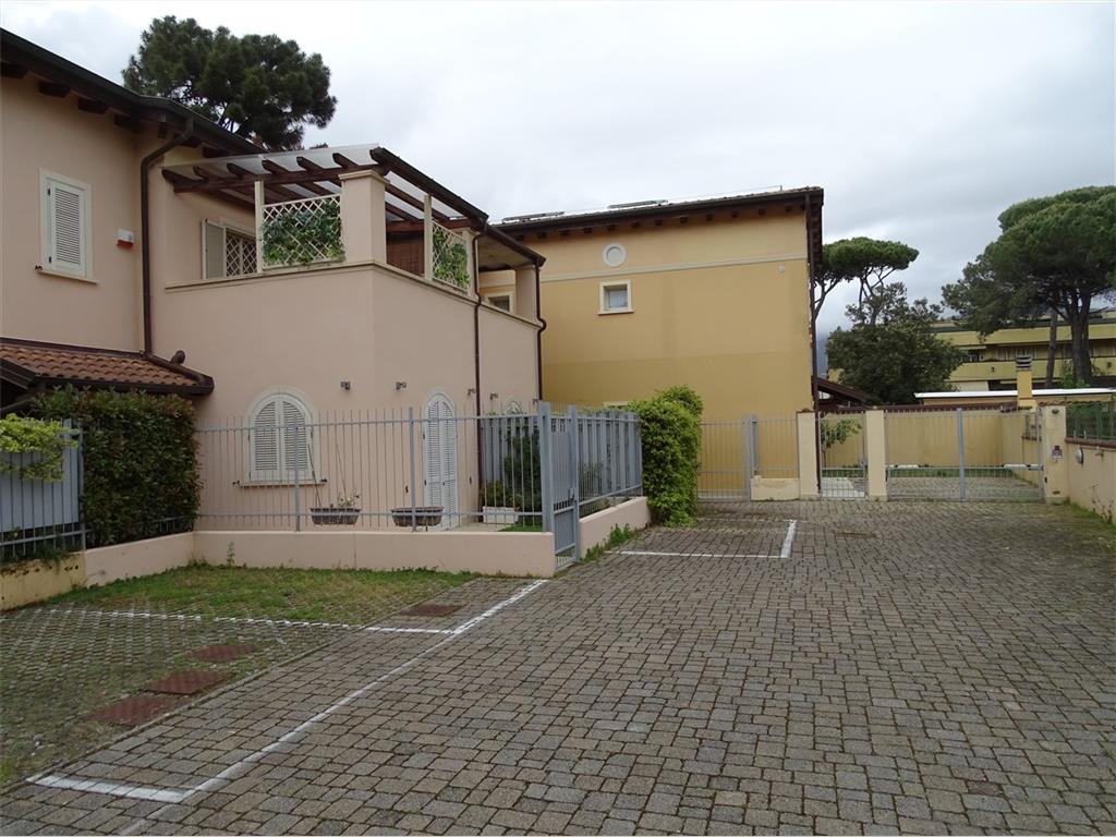 Cinquale villa a schiera-in vendita